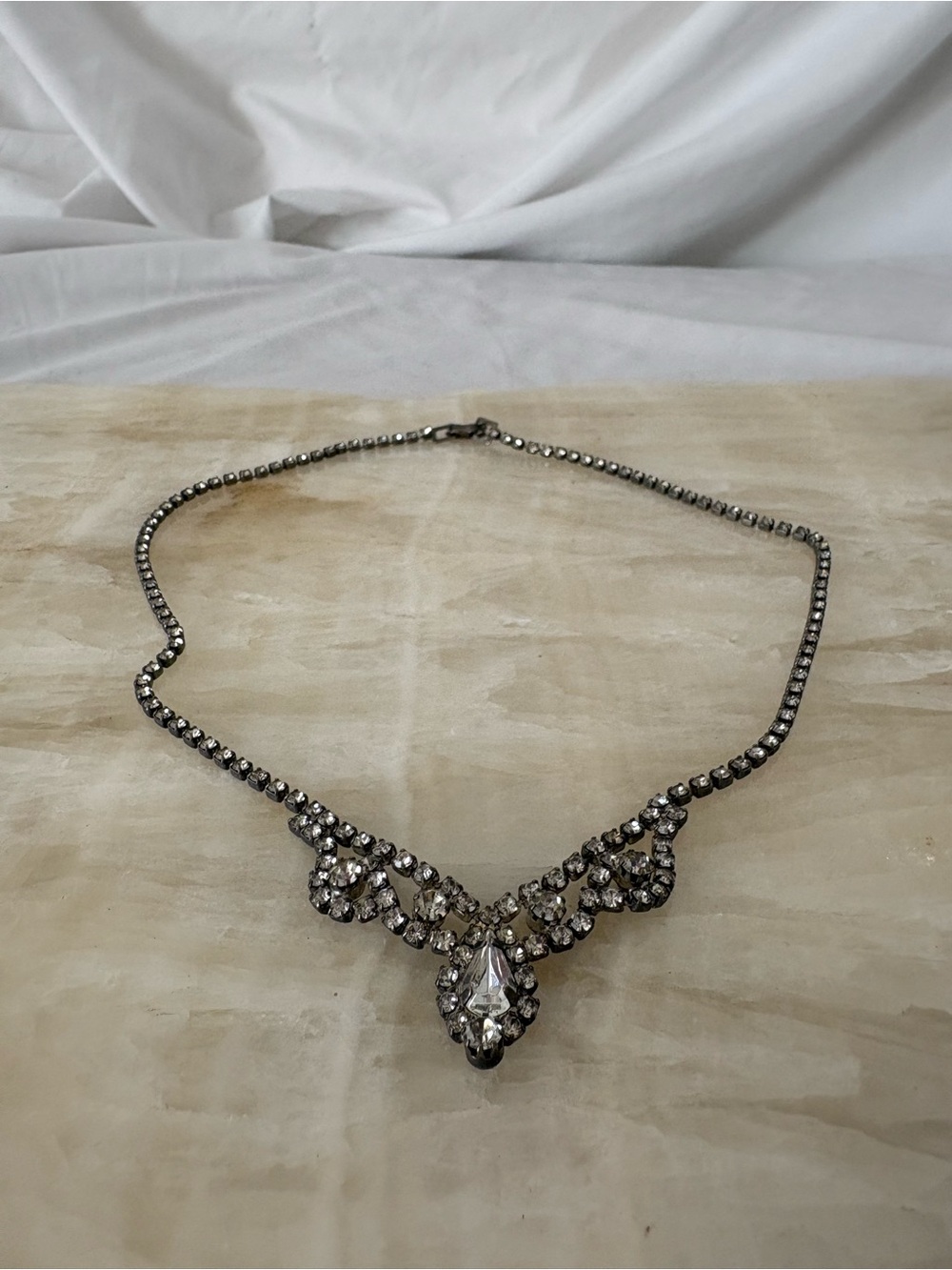 Vintage rhinestone bib statement necklace platinum silver glam regency